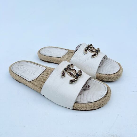 Chanel Authentic White Leather Espadrilles Flats Sandals Slides CC 9 Jewels 40 - Picture 1 of 12